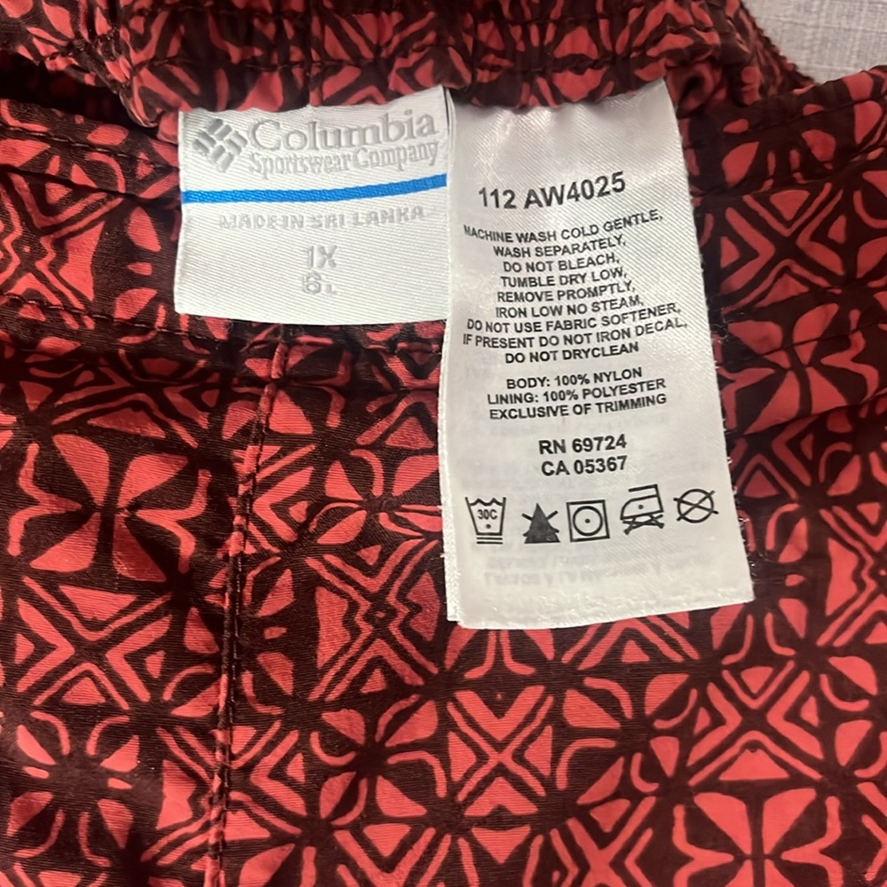 Columbia | Red Patterned Shorts - Picture 2 of 6